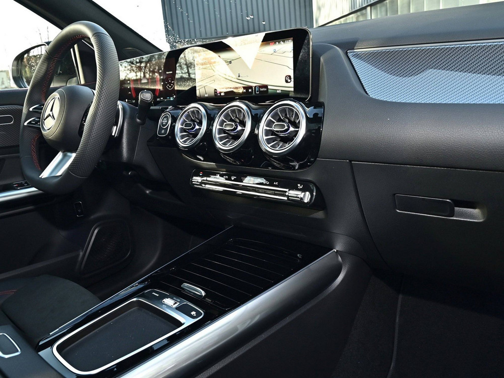 Bild 9 - GLA 200 AMG Line