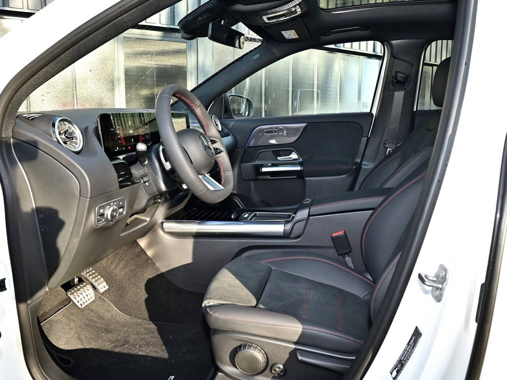 Bild 10 - GLA 200 AMG Line
