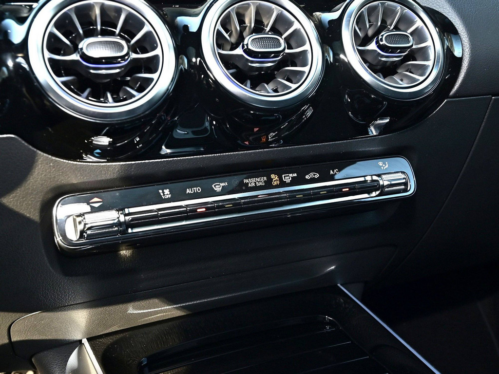 Bild 13 - GLA 200 AMG Line