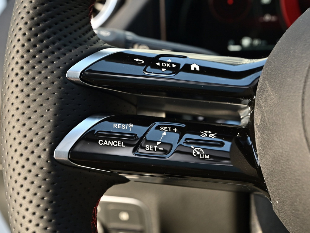 Bild 17 - GLA 200 AMG Line