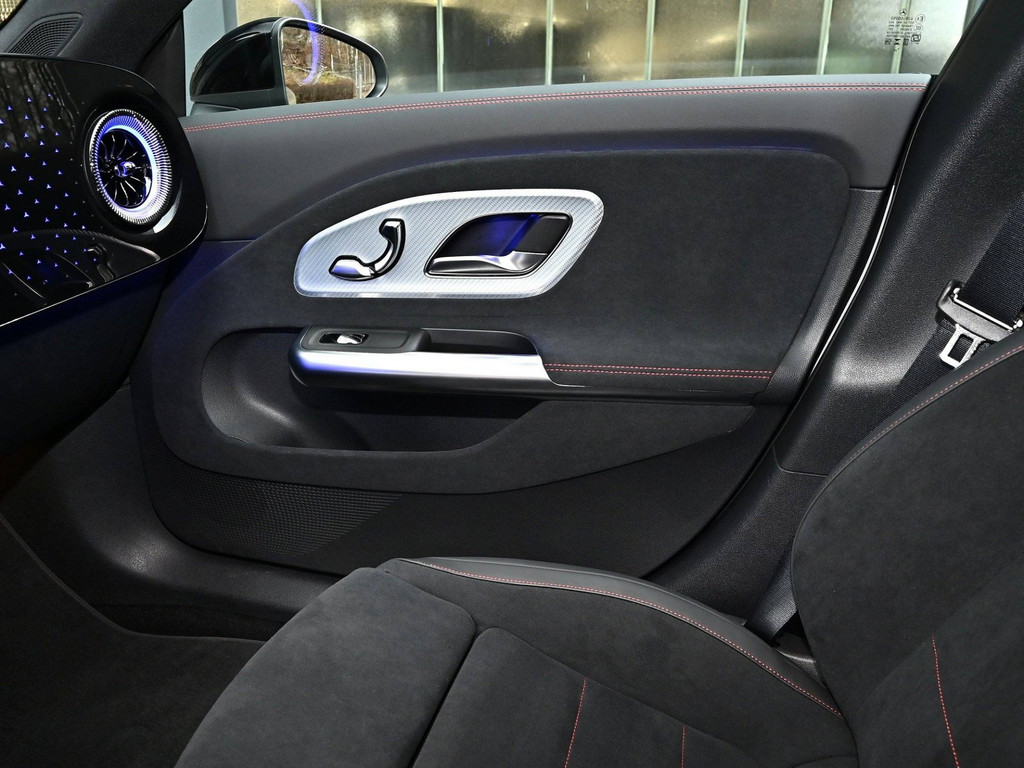 Bild 15 - CLA 250 +  mit EQ Technologie AMG Line