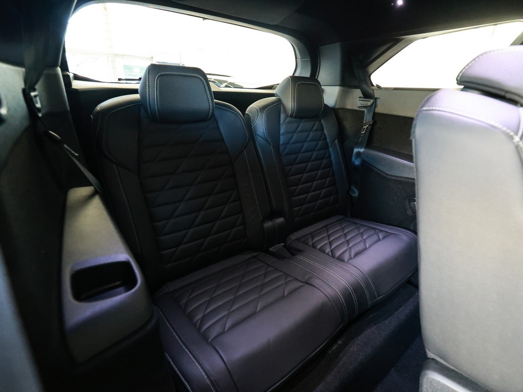 Bild 6 - e-5008 GT Exklusive Dual-Elektromotor 325 AWD