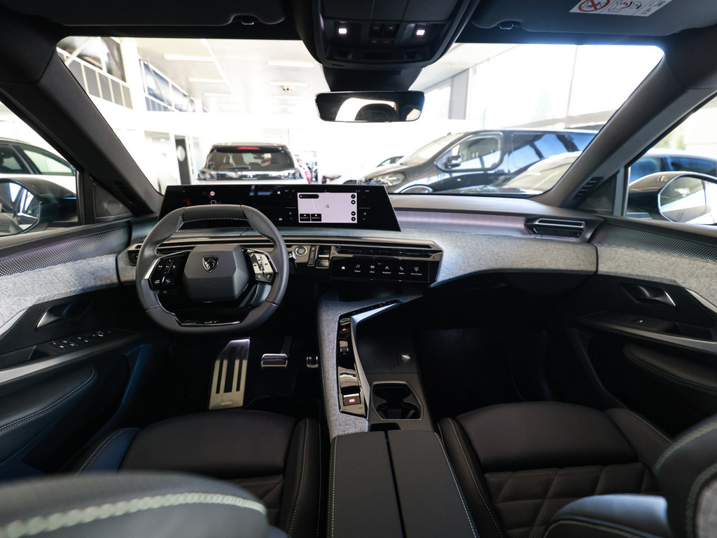 Bild 9 - e-5008 GT Exklusive Dual-Elektromotor 325 AWD