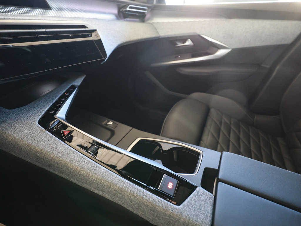 Bild 19 - e-5008 GT Exklusive Dual-Elektromotor 325 AWD