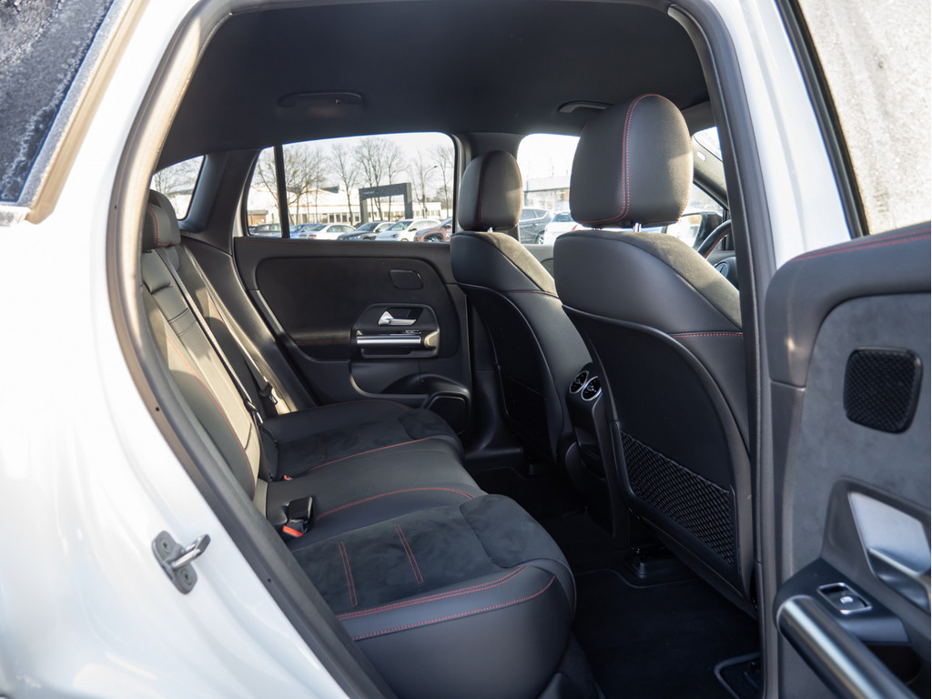 Bild 8 - EQA 350 4M AMG Sport Advanced + 