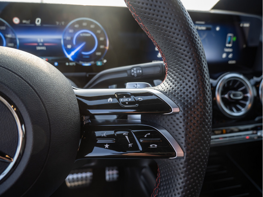 Bild 18 - EQA 350 4M AMG Sport Advanced + 