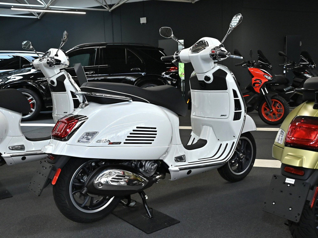 Bild 3 - GTS Super 310 E5 +