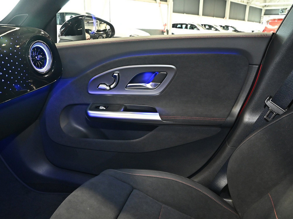 Bild 14 - CLA 200 mit EQ Technologie AMG Line