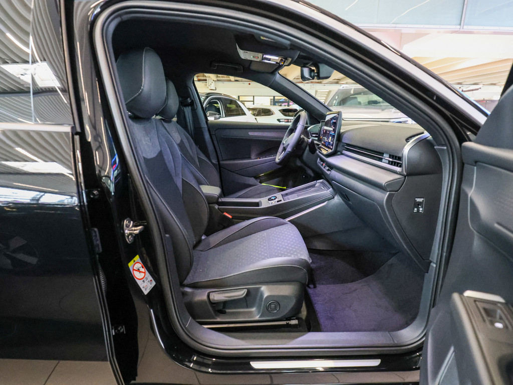 Bild 2 - T-Roc R-Line 1.5 eTSI DSG
