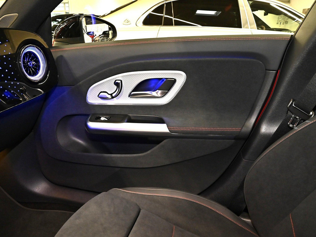 Bild 14 - CLA 250 + mit EQ Technologie AMG Line
