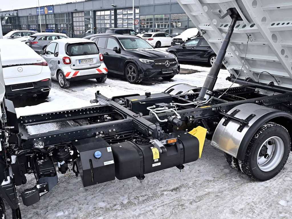 Bild 28 - FUSO Canter 9C18AMT 7,49to Meiller Trigenius Dreiseitenkipper