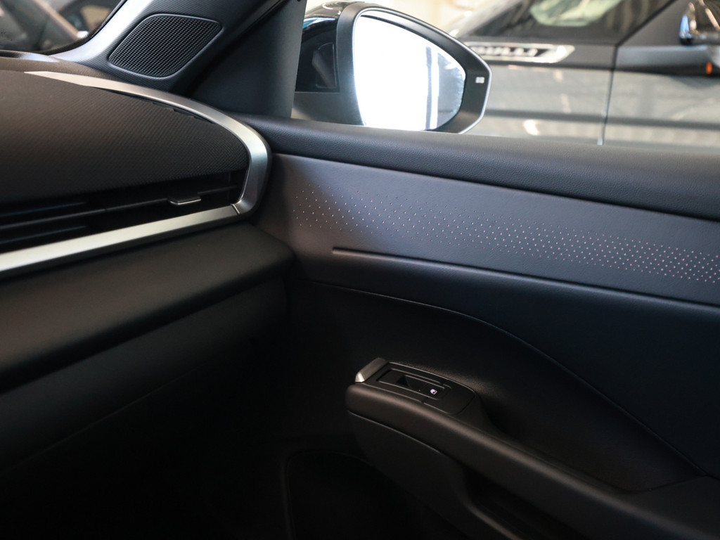 Bild 18 - T-Roc R-Line 1.5 eTSI DSG