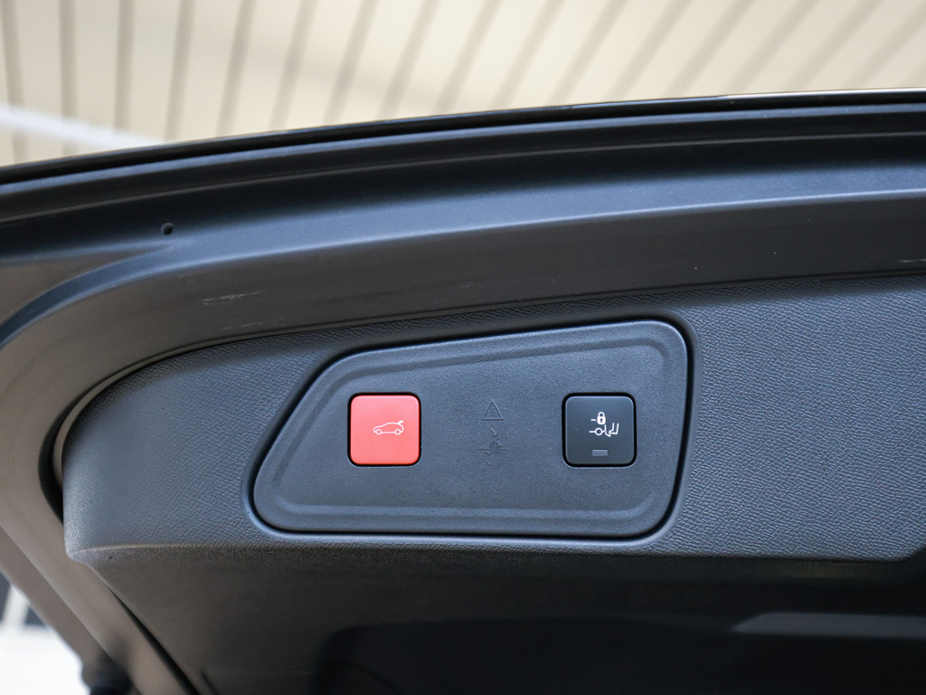 Bild 31 - 3008 GT Pack 300 Hybrid4 Allrad
