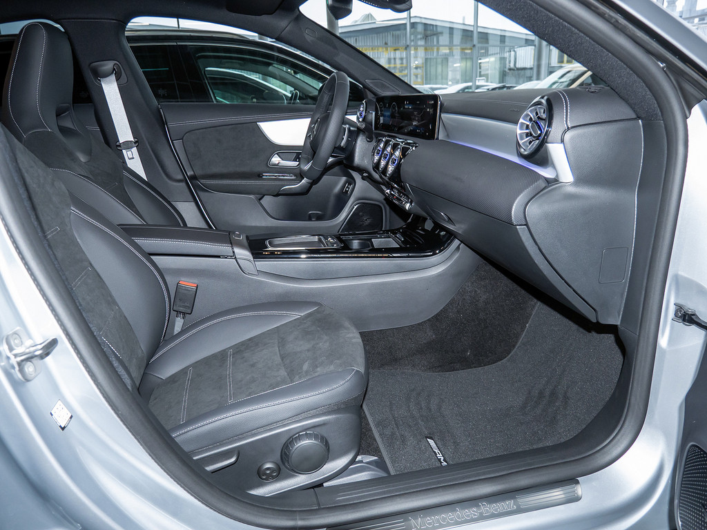Bild 2 - CLA 180 Coupé