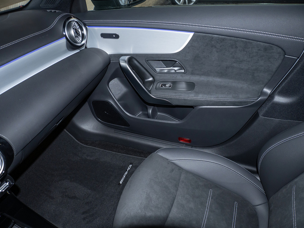 Bild 13 - CLA 180 Coupé