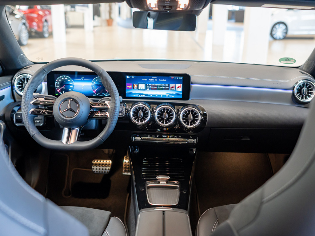 Bild 6 - CLA 180 Coupé