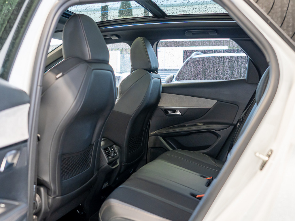 Bild 4 - 3008 GT HYBRID 136 e-DSC6
