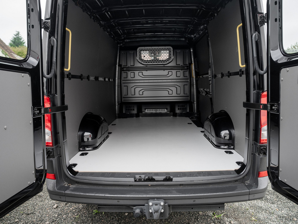 Bild 25 - Crafter 35 MR Kasten 2.0TDI KLIMA + AHK + RFK + GJR