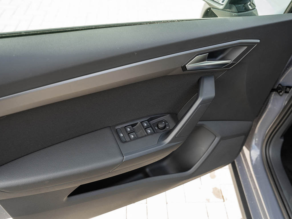 Bild 24 - Arona 1.0 TSI FR ACC FLA ParkAss. SpurH LM LED