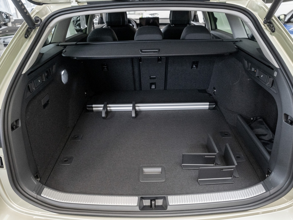 Bild 29 - Superb Combi Selection 2.0 TDI DSG AHK Kam. LM