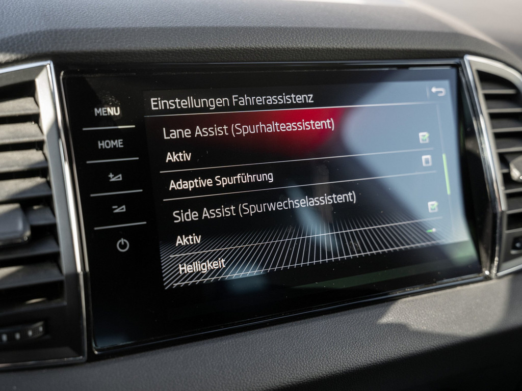 Bild 19 - KAROQ SPORTLINE 2.0 TDI DSG 4X4 Kam. Navi ACC