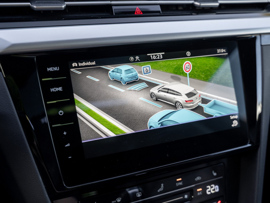 Bild 16 - Arteon DCC NaviPro Pano R-Line IQLight AHK Kam.