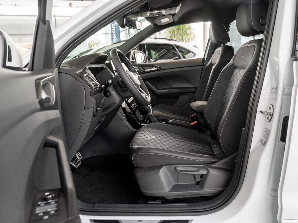 Bild 8 - T-Cross R-Line 1.0 l R-Line IQLight Kam. Navi
