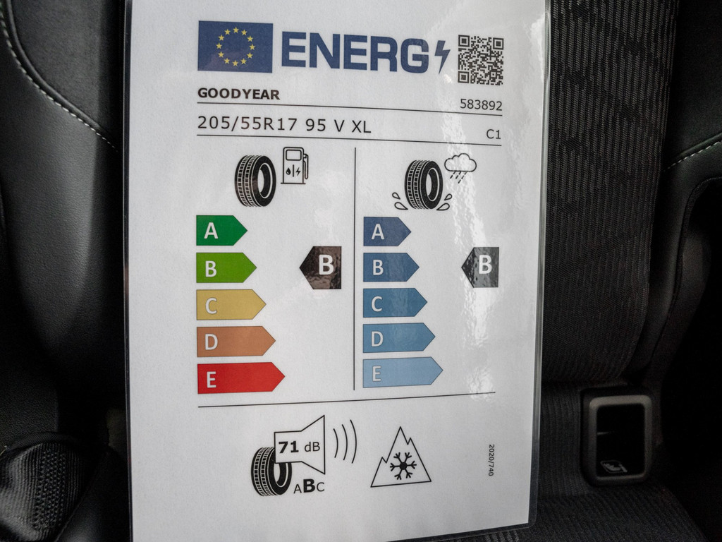 Bild 13 - T-Cross R-Line 1.0 l R-Line IQLight Kam. Navi