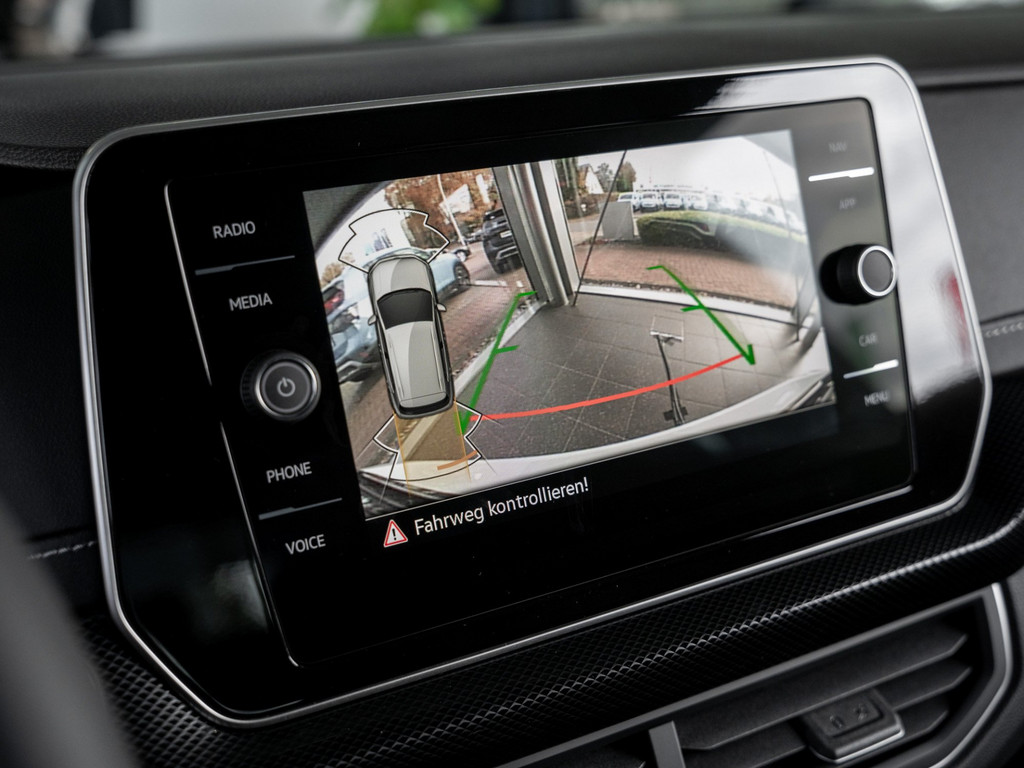 Bild 15 - T-Cross R-Line 1.0 l R-Line IQLight Kam. Navi