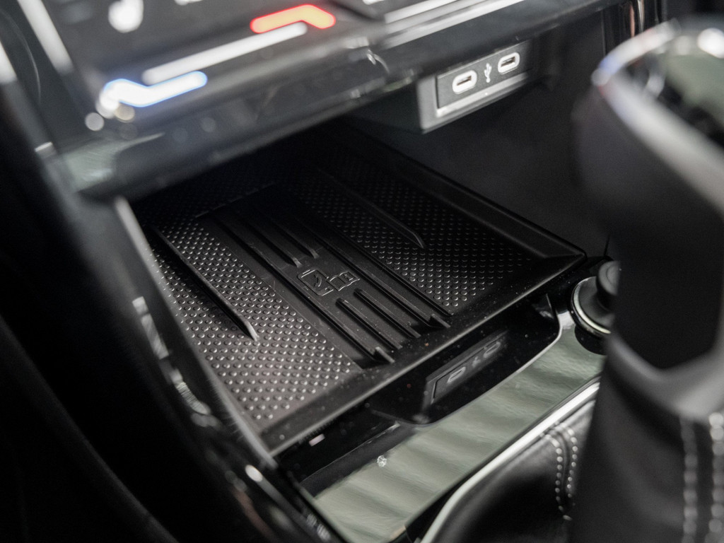 Bild 21 - T-Cross R-Line 1.0 l R-Line IQLight Kam. Navi