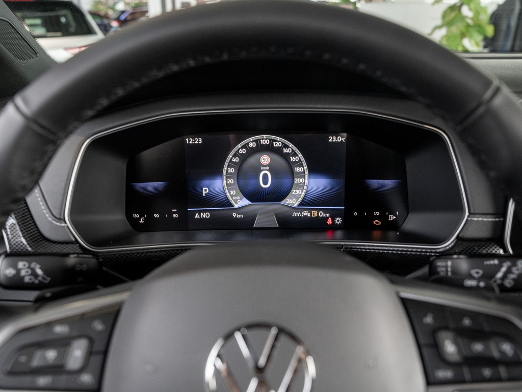 Bild 24 - T-Cross R-Line 1.0 l R-Line IQLight Kam. Navi