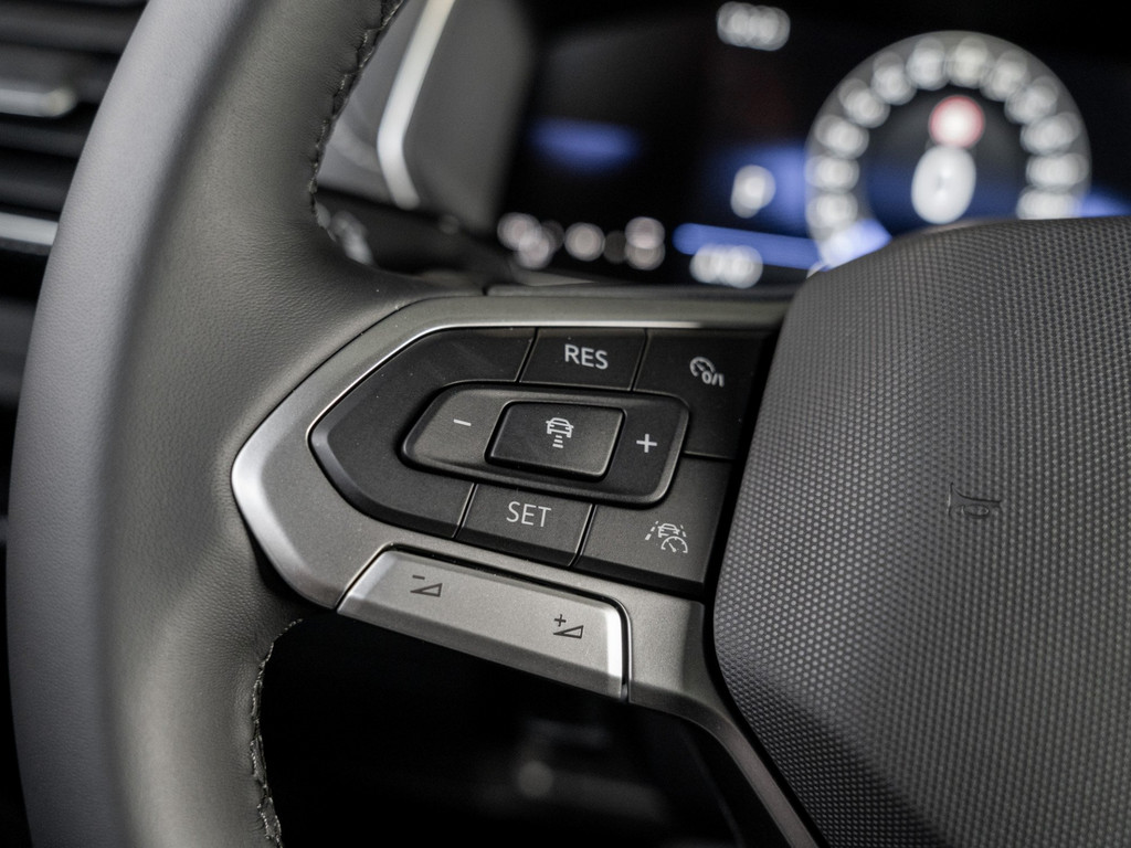 Bild 25 - T-Cross R-Line 1.0 l R-Line IQLight Kam. Navi