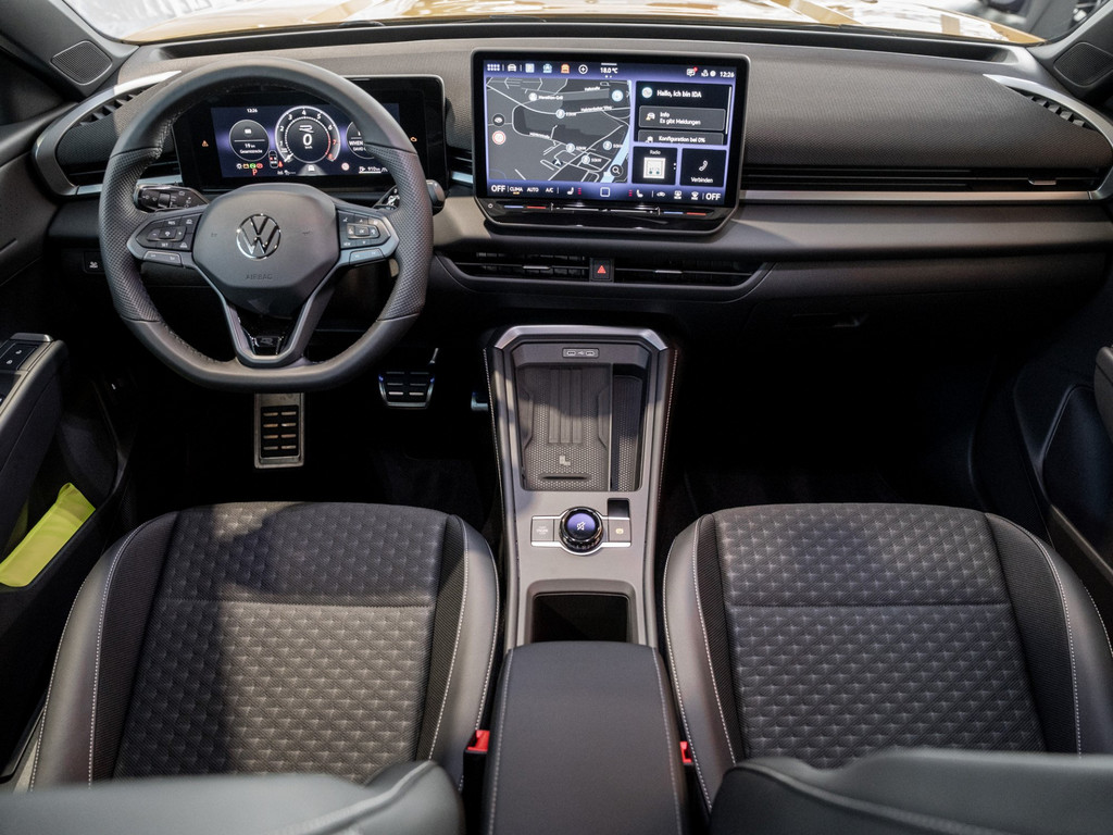 Bild 11 - T-Roc R-Line 1.5 l eTSI DSG IQLight el.Heck