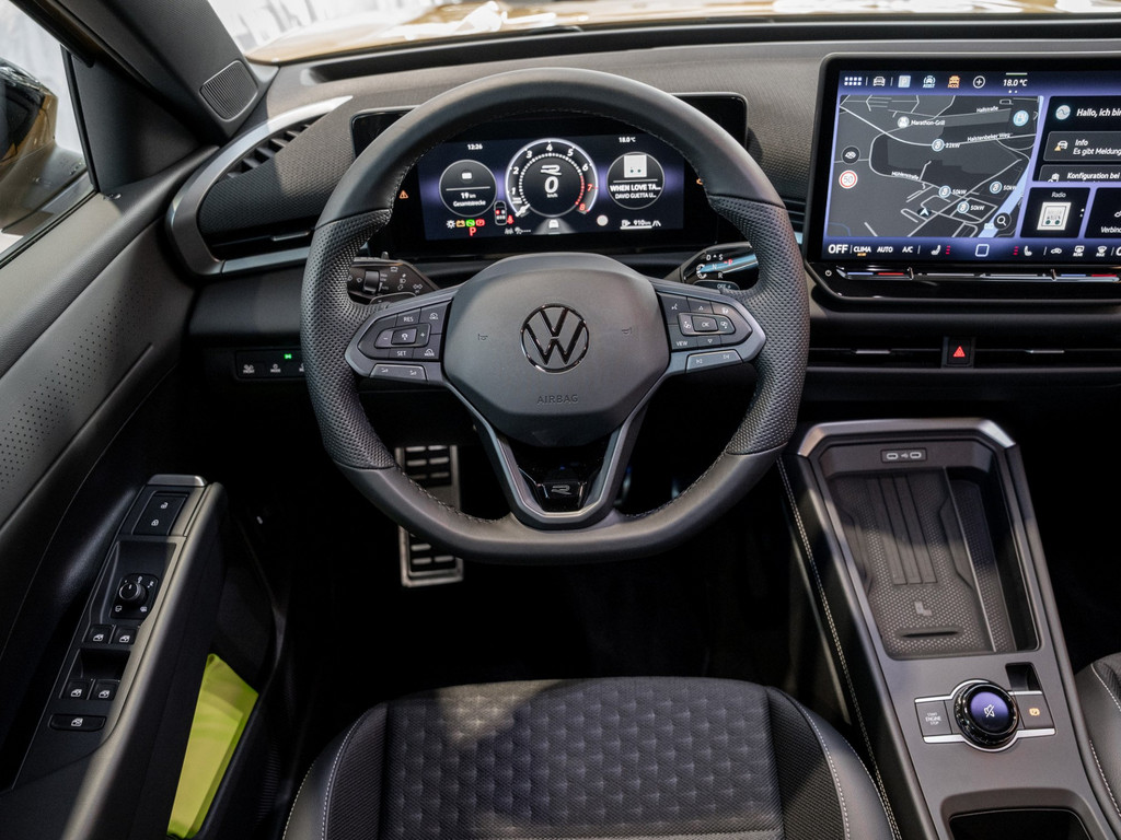 Bild 12 - T-Roc R-Line 1.5 l eTSI DSG IQLight el.Heck
