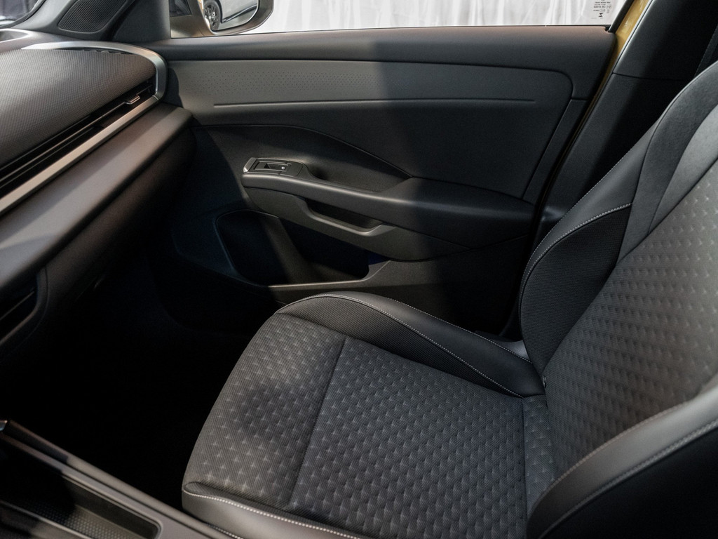 Bild 22 - T-Roc R-Line 1.5 l eTSI DSG IQLight el.Heck