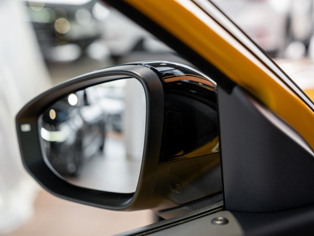 Bild 28 - T-Roc R-Line 1.5 l eTSI DSG IQLight el.Heck