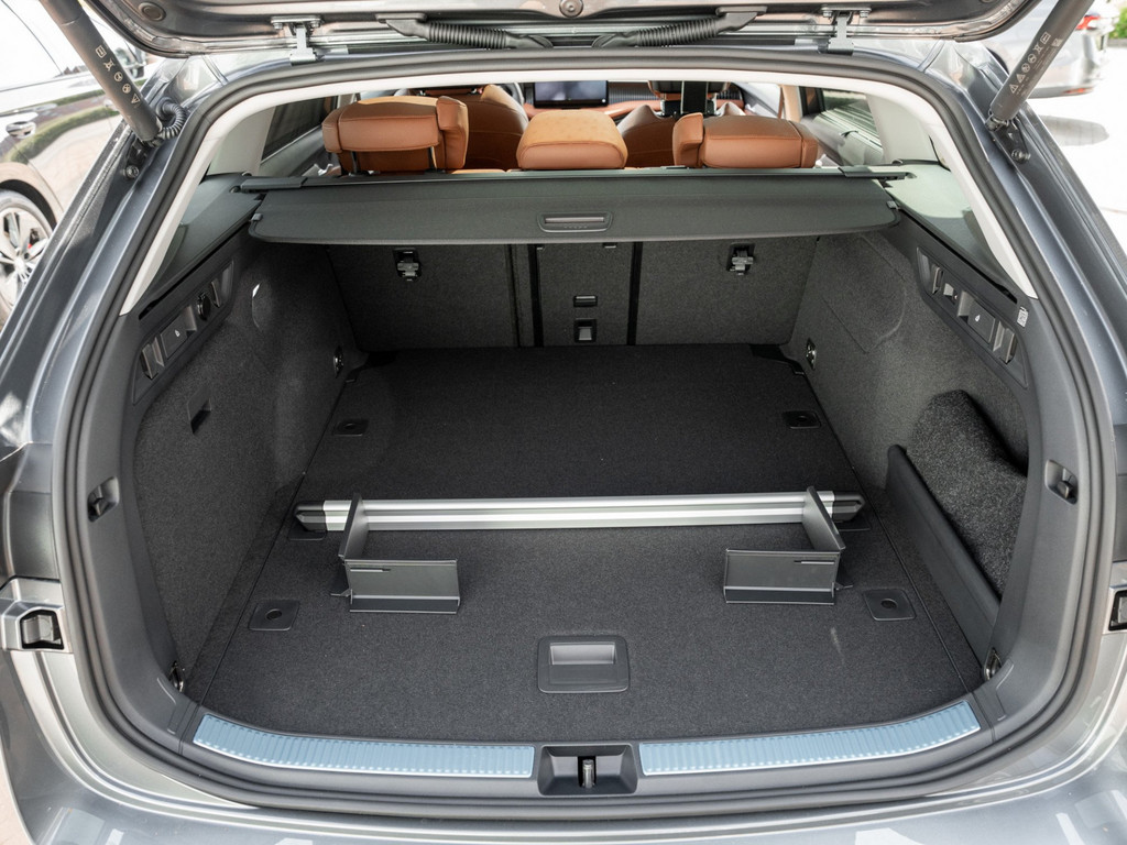 Bild 31 - Superb Combi Selection 2.0 TDI DSG AHK Kam. LM