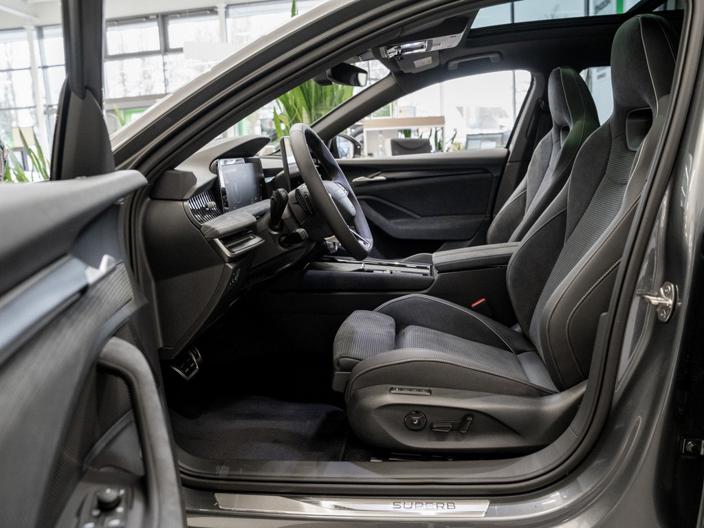 Bild 9 - Superb Combi Sportline 2.0 TDI DCC AHK Kam. LM