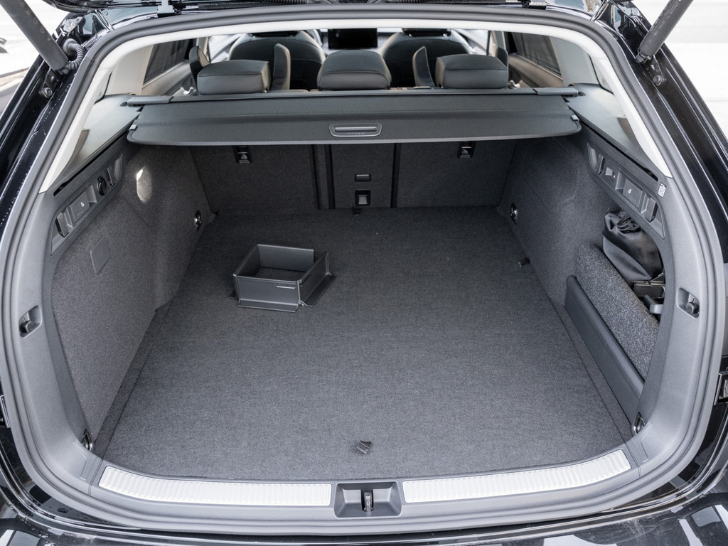 Bild 31 - Superb Combi Selection 1.5 TSI iV DSG AHK Sport