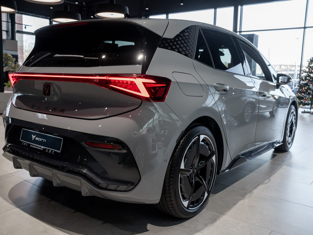 Bild 4 - Born 170 79kWh Edition Dynamic Kam. Navi 360