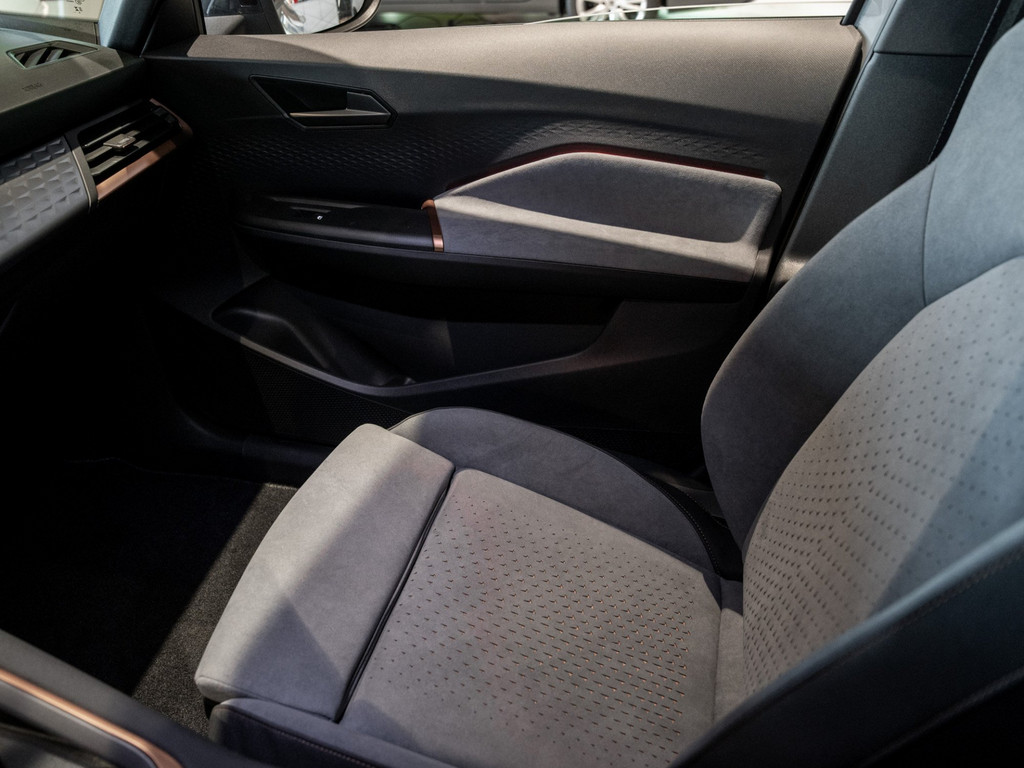 Bild 21 - Born 170 79kWh Edition Dynamic Kam. Navi 360