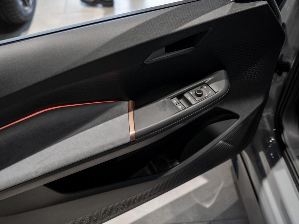 Bild 27 - Born 170 79kWh Edition Dynamic Kam. Navi 360