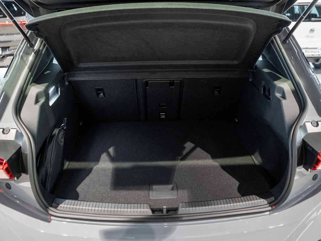 Bild 29 - Born 170 79kWh Edition Dynamic Kam. Navi 360