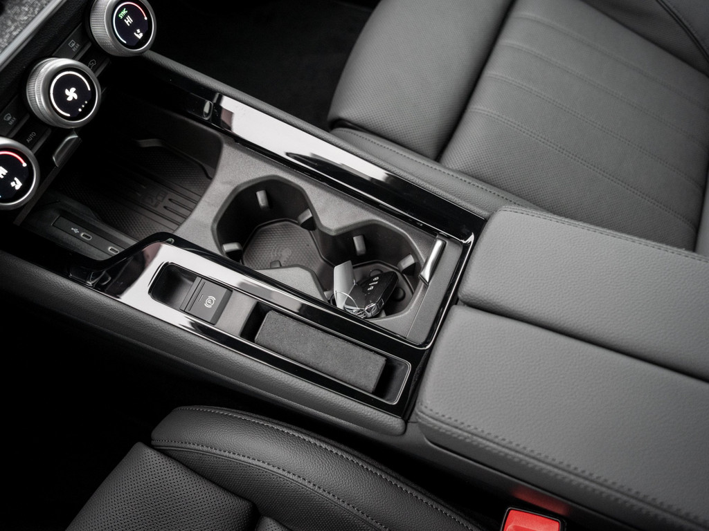 Bild 22 - Superb Combi Selection 1.5 TSI mHEV DSG AHK Kam.