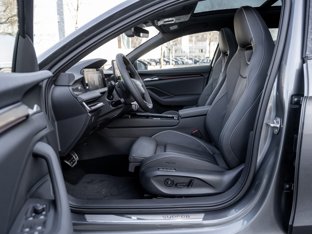 Bild 9 - Superb Combi L&K 2.0 TSI DSG DCC AHK Kam. Leder
