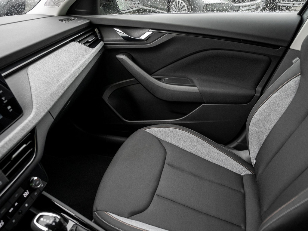 Bild 23 - Scala Tour 1.0 TSI DSG Navi Virtual ACC LED LM