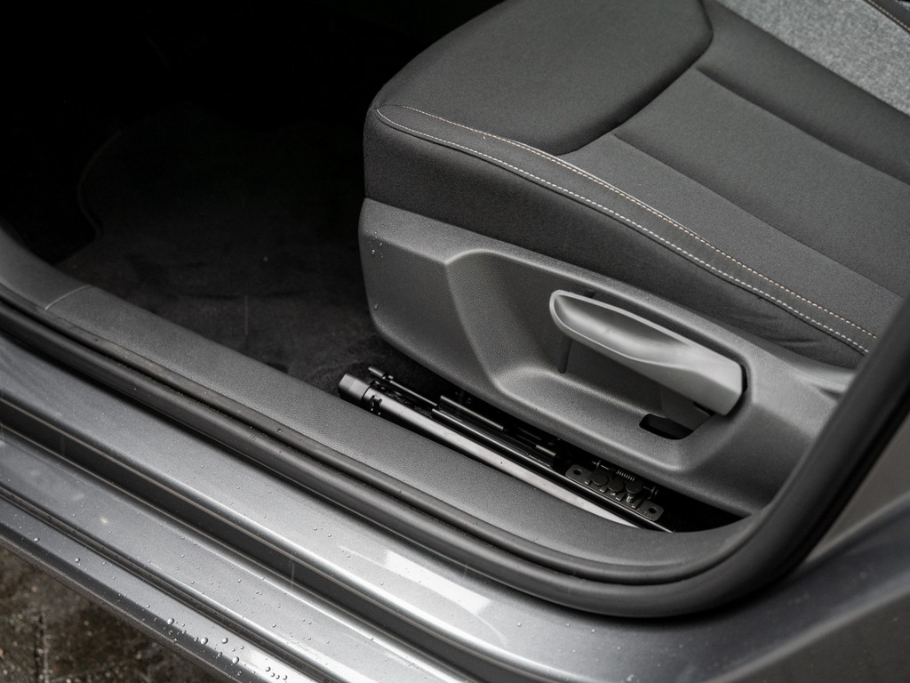 Bild 30 - Scala Tour 1.0 TSI DSG Navi Virtual ACC LED LM