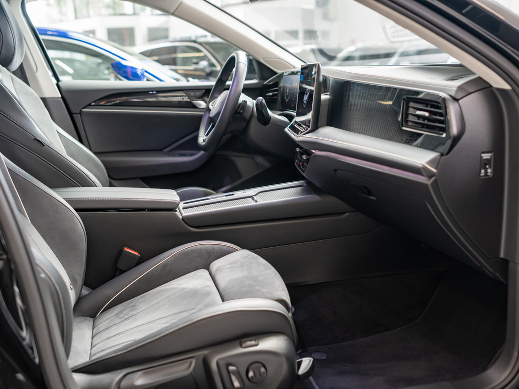 Bild 2 - Passat Variant Business 2,0 l TDI DSG
