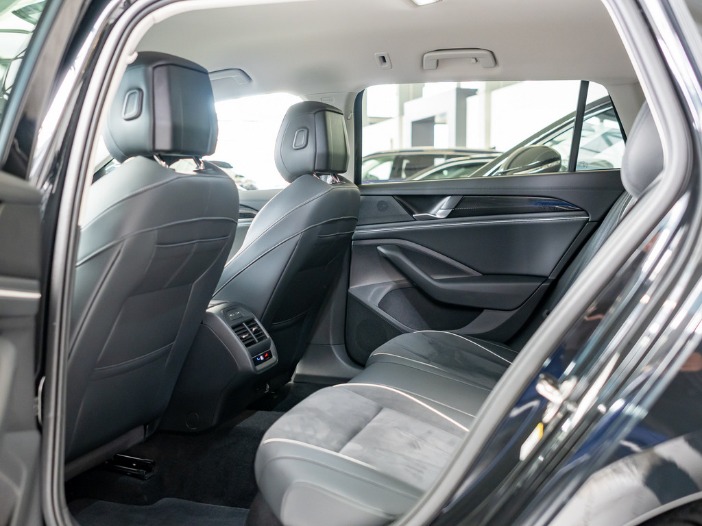 Bild 4 - Passat Variant Business 2,0 l TDI DSG