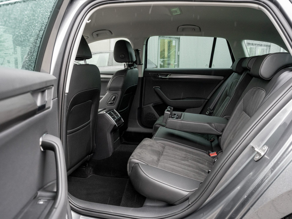 Bild 11 - SUPERB C. STYLE 2.0 TDI DSG 4X4 AHK Kam. Virtual